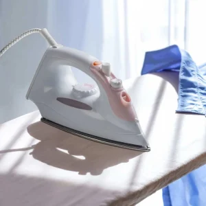 Bestron Fer à Repasser AEA6088P 1800 W Blanc Et Rose 15