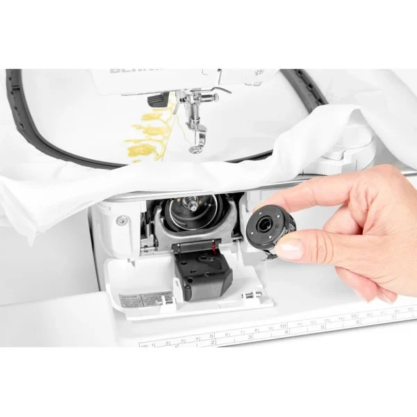 Machine à Broder BERNINA 700 Série 7 3